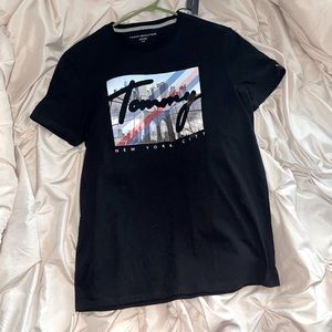 NWT Tommy Hilfiger t shirt